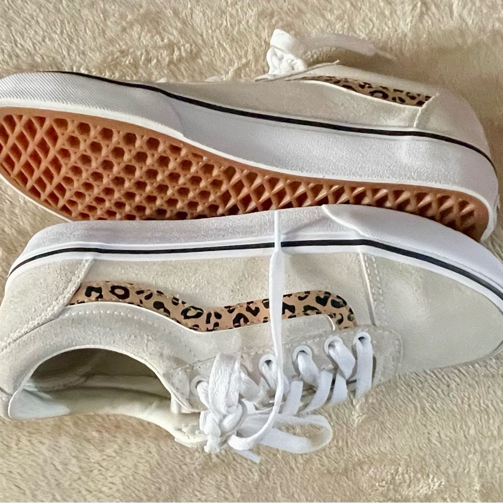 VANS Old Skool Pig Suede Shoe (8.5) Excellent Condition!